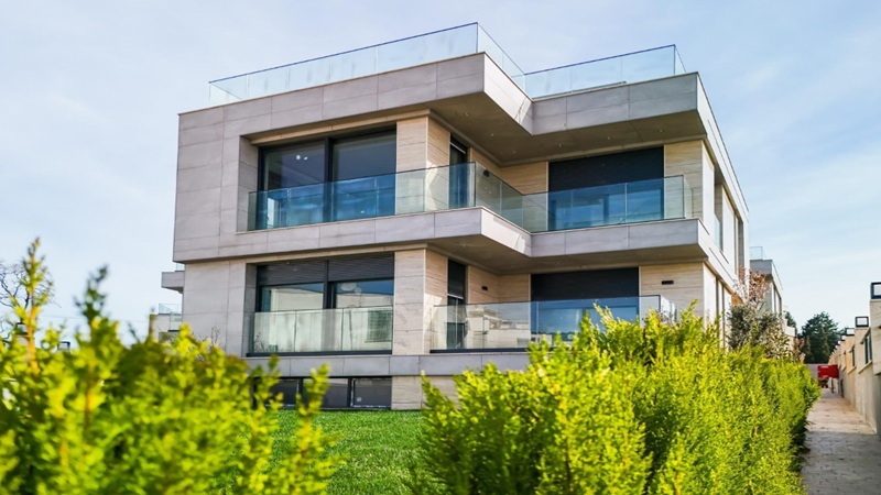 Alemdar Yalıları, Kocaeli Darıca Piri Reis Mahallesi’nde denize sıfır konumuyla