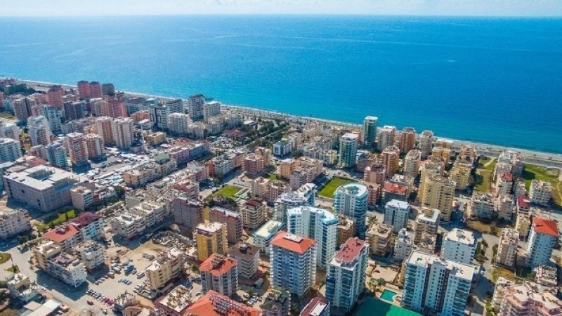 Savaş dolayısıyla Rus ve Ukrayna vatandaşları Antalya’da yerleşik yakınlarının yanına