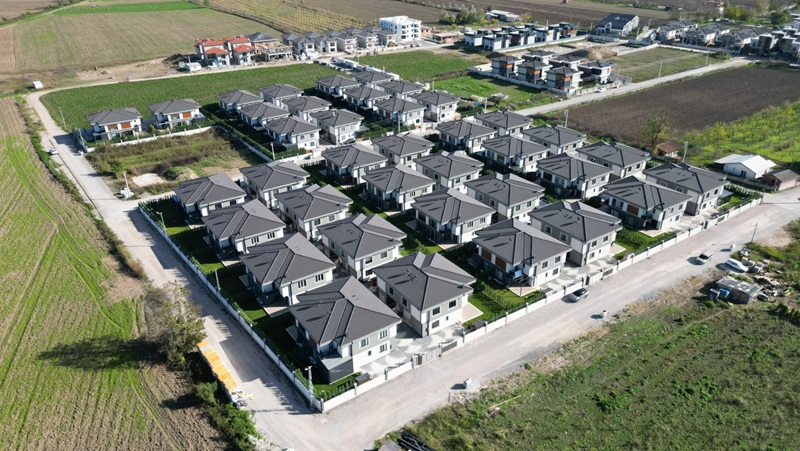 Avit 10 Villa, Sakarya Adapazarı Karakamış’ta modern mimariyle hayata geçirilmektedir.