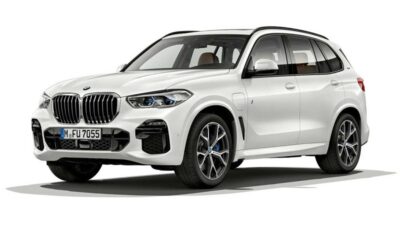 Yeni BMW X5 resmi tanıtım öncesinde paylaşılan teaser görselleri ve