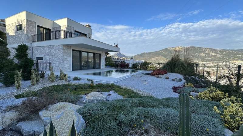 Bella Casa Bodrum, Muğla Bodrum Müşkebi’de modern mimariyle hayata geçirilmektedir.