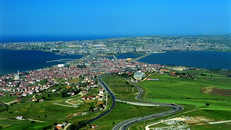 İstanbul Çatalca tarla satışı ilanı yayımlandı. 72.840 metrekare büyüklüğündeki, üzerinde