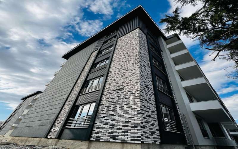 Çınar Konakları, Konya Karatay Selimsultan’da modern mimariyle hayata geçirilmektedir. Projede