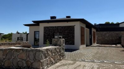 Deveci Ortaseki, Kayseri Hacılar Sakarçiftliği Mahallesi’nde modern mimariyle hayata geçirilmektedir.