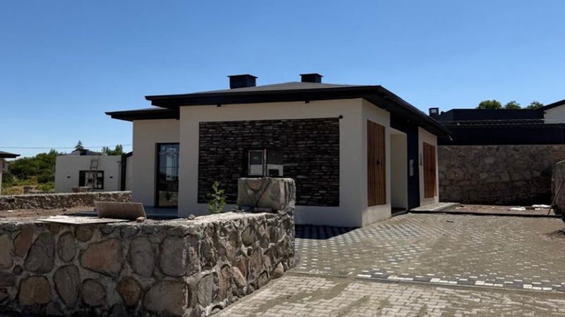 Deveci Ortaseki, Kayseri Hacılar Sakarçiftliği Mahallesi’nde modern mimariyle hayata geçirilmektedir.