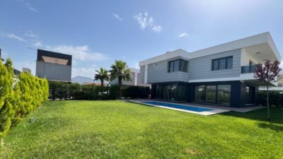 Doğuş Premium Villaları, Manisa Yunusemre Muradiye’de modern mimariyle hayata geçirilmektedir.