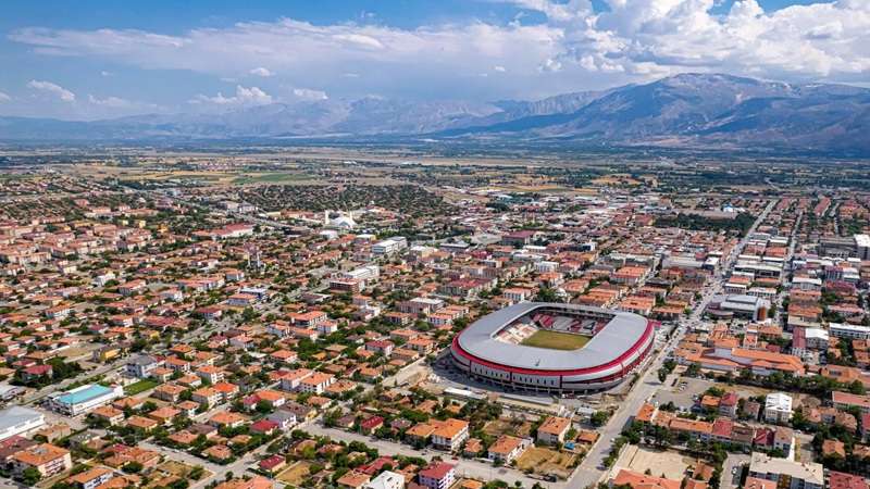 Erzincan Belediyesi 14 işyeri satışı yapıyor. 677 milyon TL’lik ihale