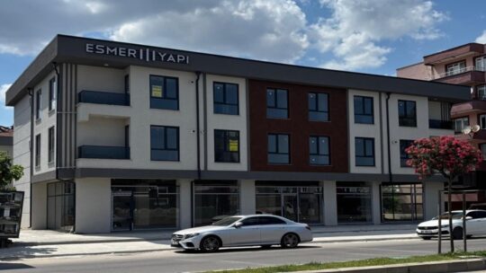 Esmer Yapı Cadde, Sakarya Adapazarı Şeker Mahallesi'nde modern mimariyle hayata