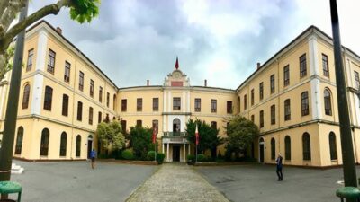 Galatasaray Lisesi'ne giriş şartları değiştirildi. 2026-2027 eğitim yılında ilkokula başlayacak