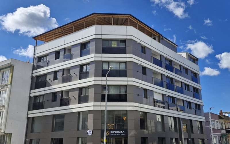 Gazi Apartmanı Ezine, Çanakkale Ezine Camikebir Mahallesi’nde modern mimariyle hayata