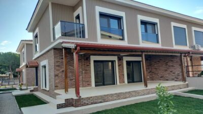 Han Konakları, İzmir Foça Mustafa Kemal Atatürk Mahallesi’nde modern mimariyle