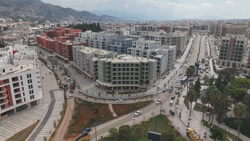 Hatay'da yeniden inşa çalışmaları kapsamında Antakya Atatürk Caddesi yeniden inşa