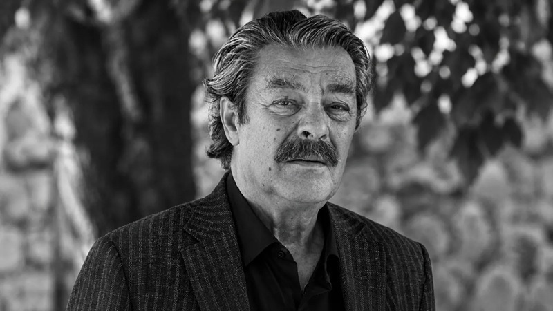 Kadir İnanır, bir süredir tedavi gördüğü hastanede 77 yaşında hayatını