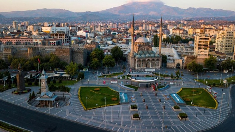 Kayseri’de kat karşılığı ihale süreci başladı. Kocasinan’daki kentsel dönüşüm alanında