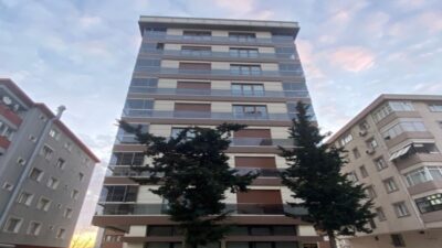 Kuriş Apartmanı Kadıköy, İstanbul Kadıköy Sahra-yı Cedid Mahallesi’nde modern mimariyle