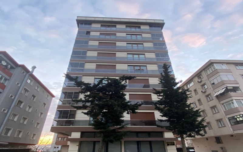 Kuriş Apartmanı Kadıköy, İstanbul Kadıköy Sahra-yı Cedid Mahallesi’nde modern mimariyle