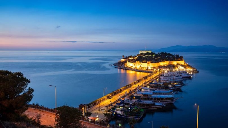 Kuşadası’nda 189.4 milyon TL’lik 9 taşınmaz satışı için belediye ihaleye