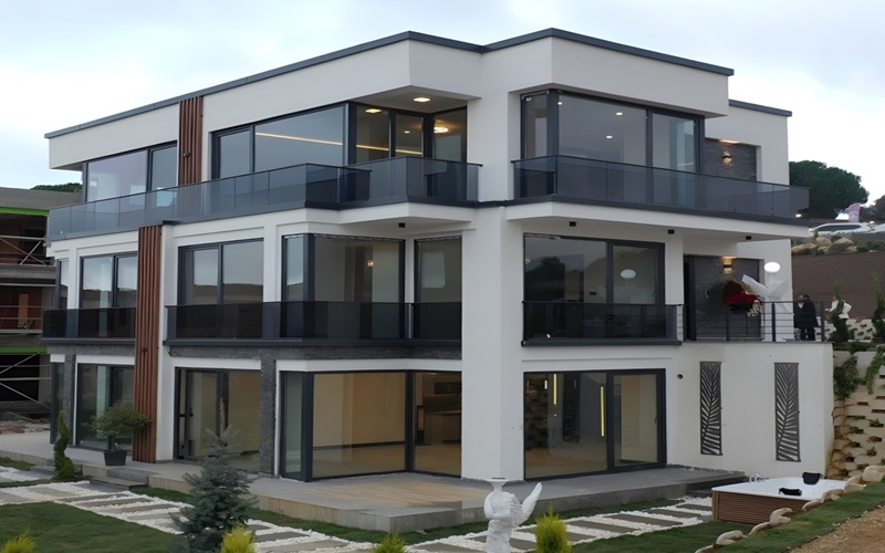 Liberty Vista, İstanbul Şile Karacaköy Mahallesi'nde modern mimarisiyle hayata geçirilmektedir.