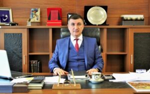 Mahmut Dereli, Türk müteahhitlere yurt dışındaki projelerin büyüdüğünü hatırlatıyor. Türkler