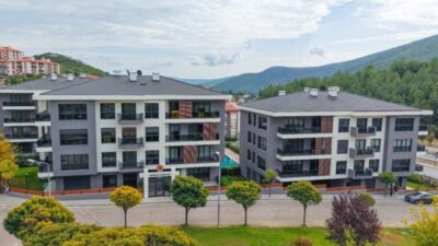 Marmaris Konakları, Muğla Menteşe Karamehmet Mahallesi’nde modern mimariyle hayata geçirilmektedir.