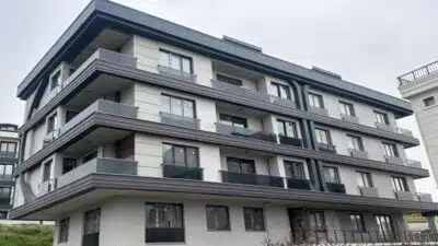 Mirsad Yaşam Vadisi, İstanbul Beylikdüzü Kavaklı’da modern mimariyle hayata geçirilmektedir.