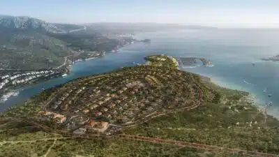 Mormarin Villas projesi marina, özel plaj, concierge hizmetleri ve Ege