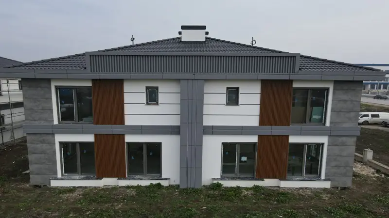 Safir Okçular satılık villa fiyatları Safir Okçular, Bolu Merkez Okçular Köyü’nde modern mimariyle hayata geçirilmektedir.