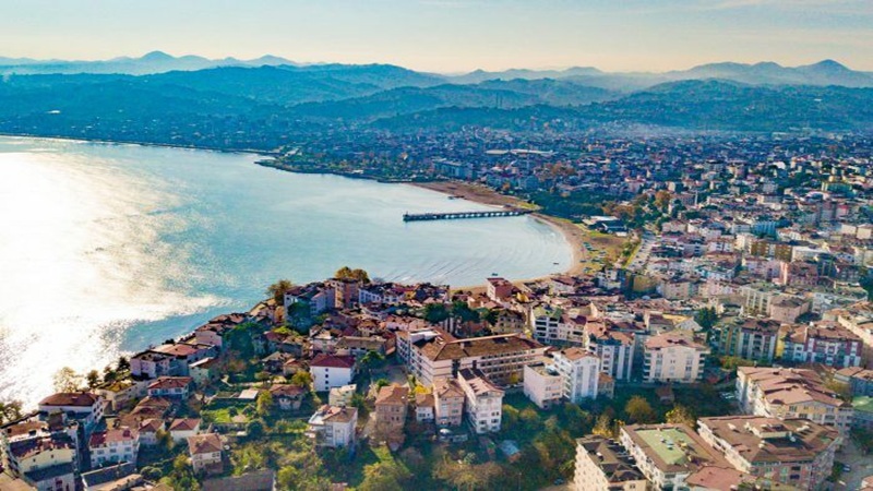 Ünye’de 17 taşınmaz ihalesi yatırımcıların gündeminde. Ünye Belediyesi farklı mahallelerde