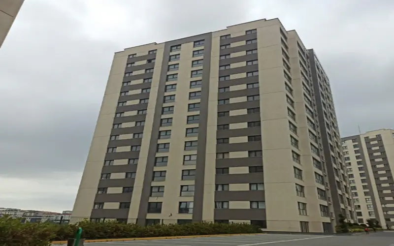 Vira İstanbul satılık daire fiyatları Vira İstanbul, İstanbul Beylikdüzü Barış Mahallesi’nde modern mimariyle hayata geçirilmektedir.