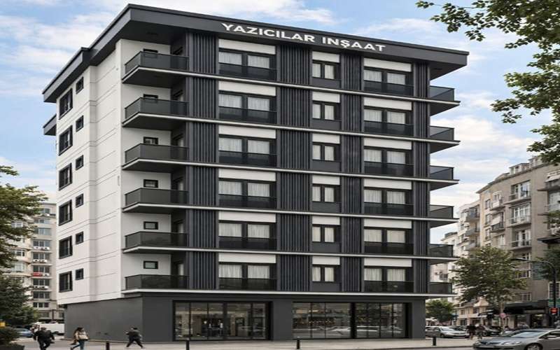Yazıcılar Apartmanı, İstanbul Kartal Cevizli Mahallesi’nde modern mimariyle hayata geçirilmektedir.