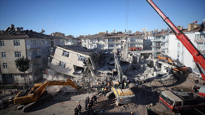 Deprem bölgesinde 38 günde 43 bin inşaat başladı
